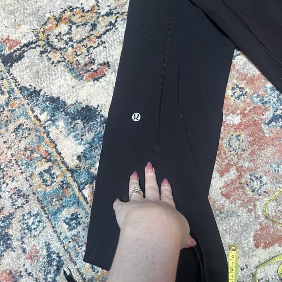 Lululemon Flare Size 6 Black Leggings With Black And White Waist Reversible - Picture 2 of 11
